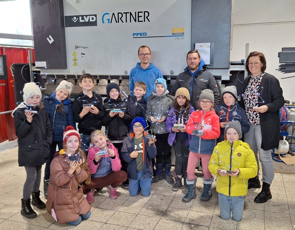 Besuch in der Firma Gartner Metall Volksschule Vorderweissenbach